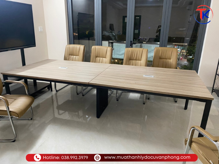 Đội ngũ nhân viên tự tháo dỡ thu gom dọn sạch mặt bằng văn phòng cũ